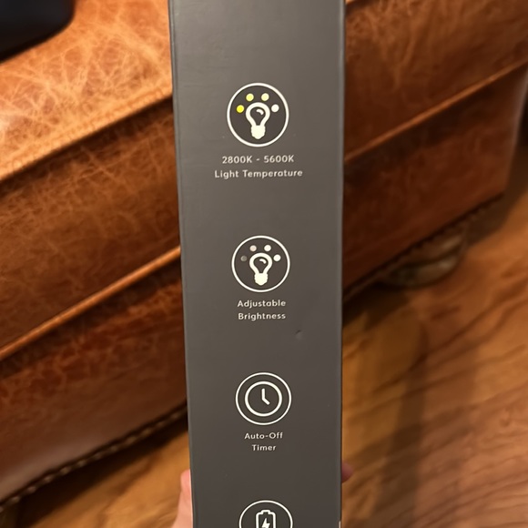 Wireless Charging LED Lamp - Picture 4 of 7